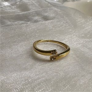 Madewell delicate collection Demi- fine white topaz open ring size 6